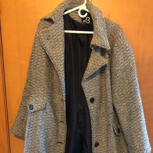 Heavy Houndstooth Trench Coat. Size 2x.